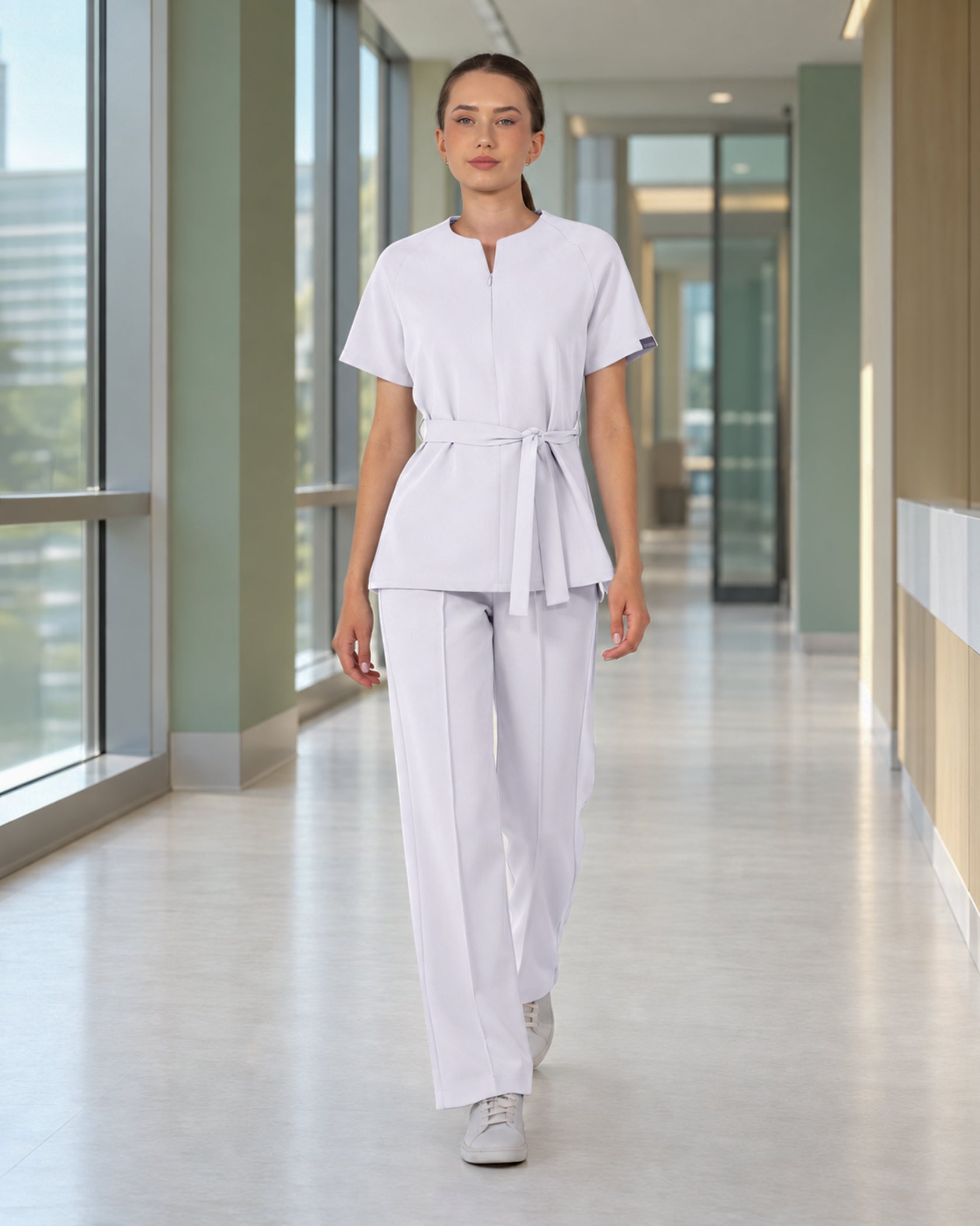 TRINA bluza medicala alb - Detalii close up