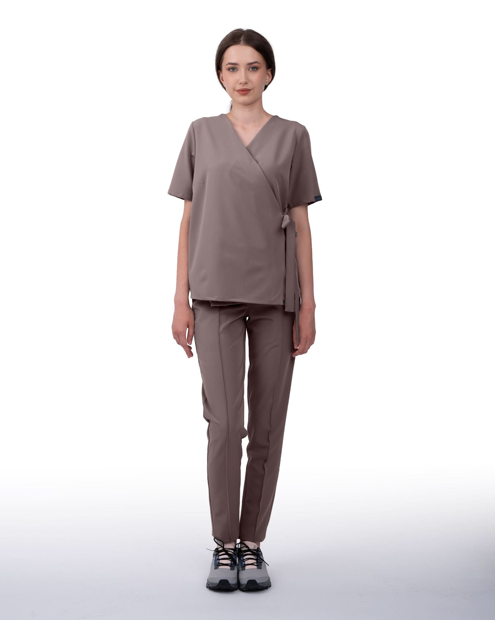 Bluza medicala ANAIS mocha - 1zero1.ro