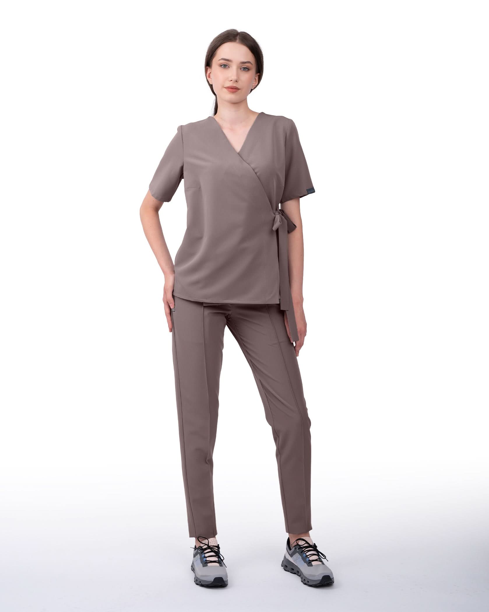 Bluza medicala ANAIS mocha - 1zero1.ro
