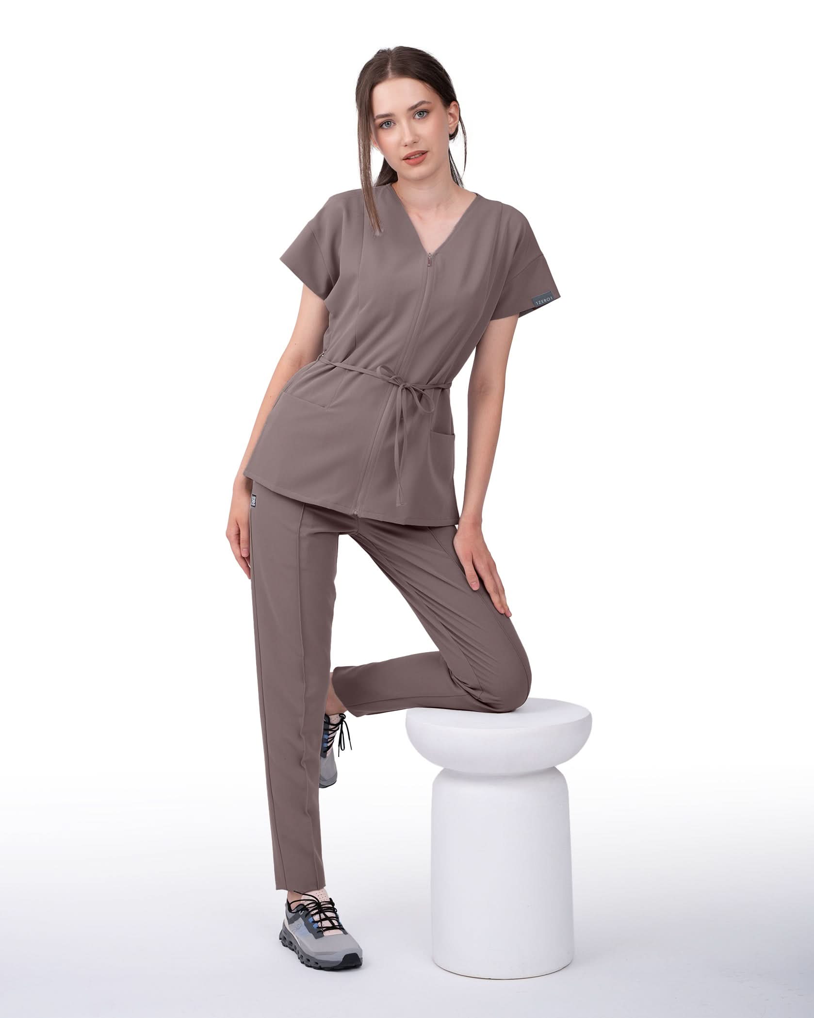 Bluza medicala ROSA mocha - 1zero1.ro