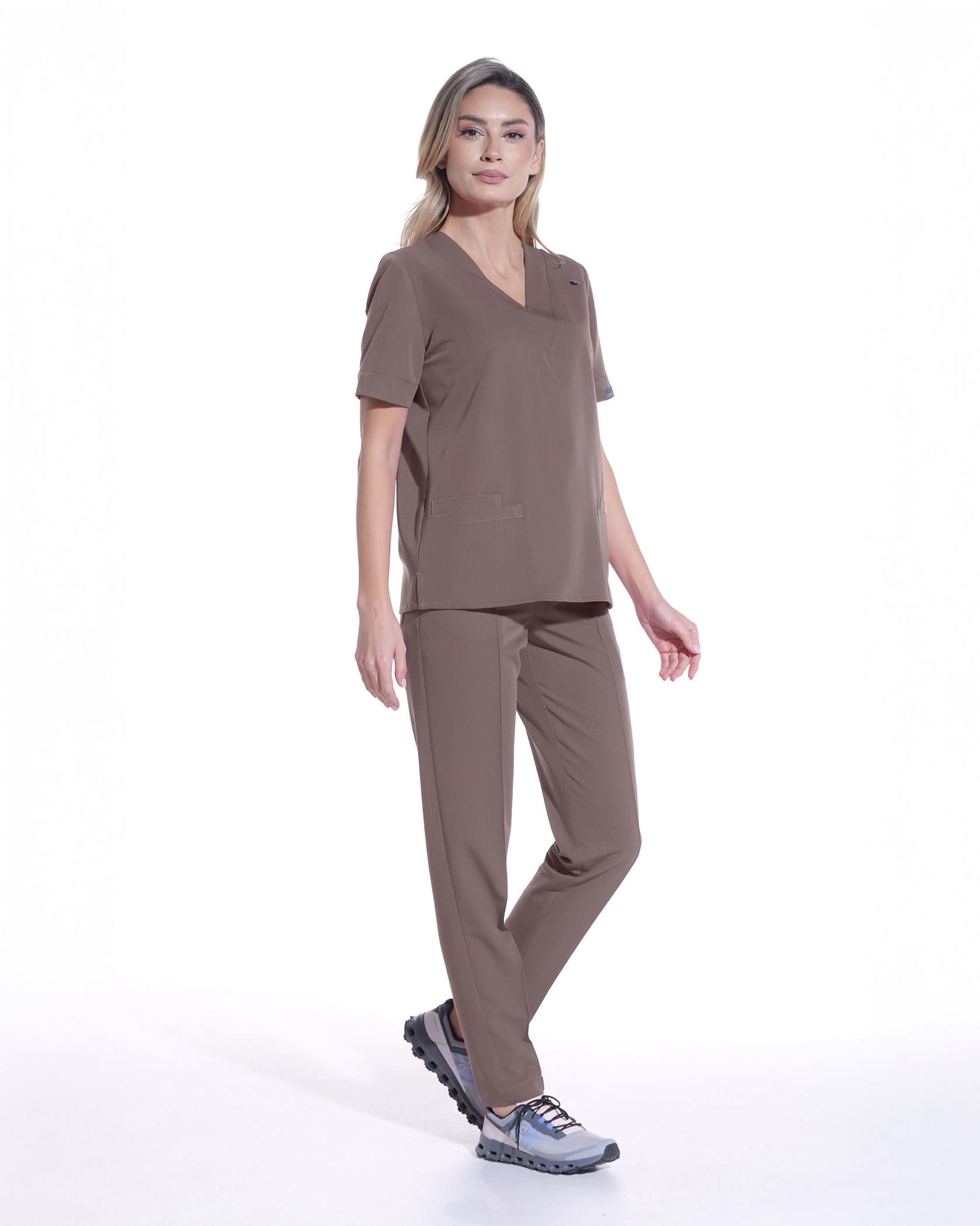 Bluza medicala VERSO mocha - 1zero1.ro
