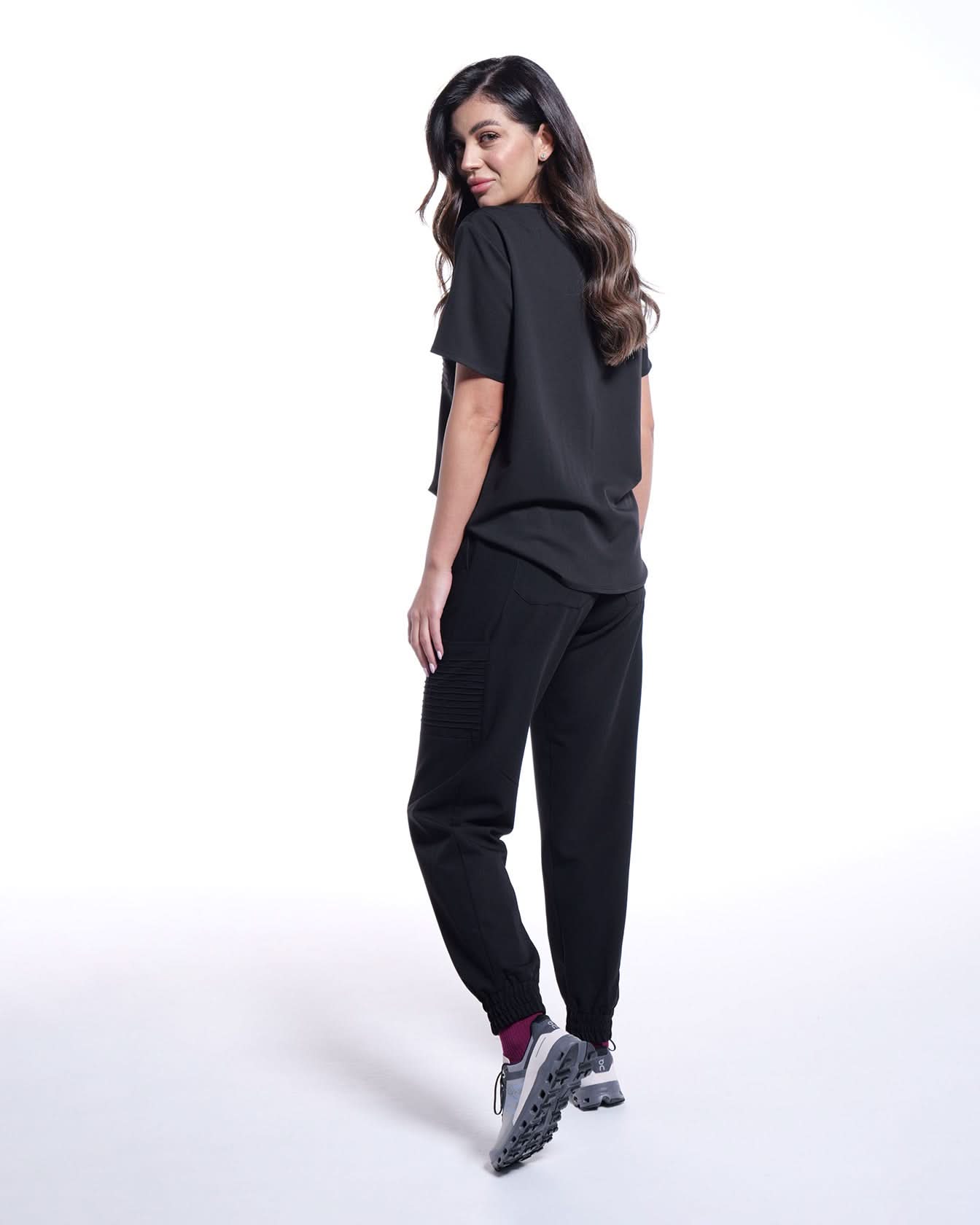 Bluza medicala NEVIA negru - 1zero1.ro