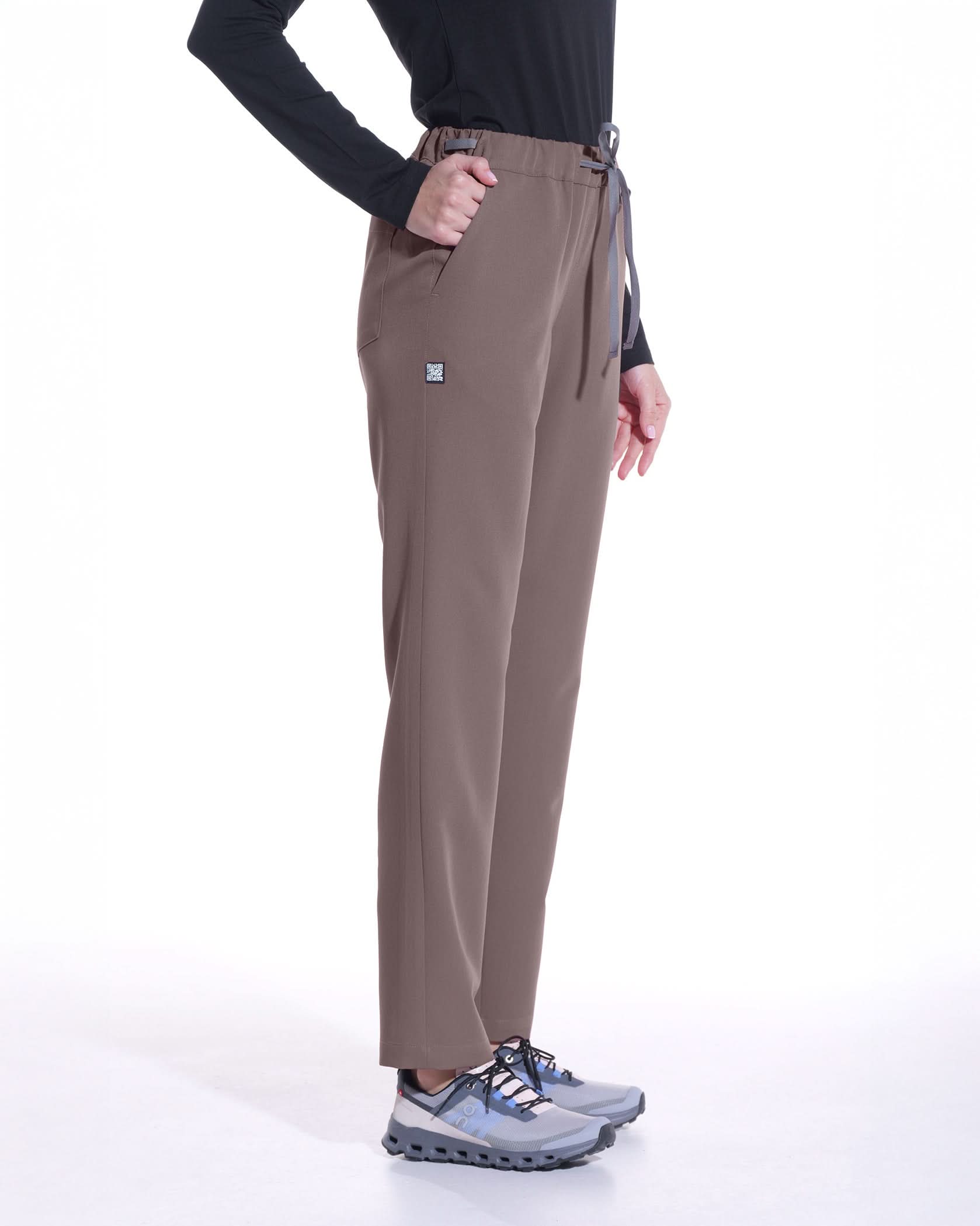 Pantaloni medicali drepti LINEA mocha - 1zero1.ro