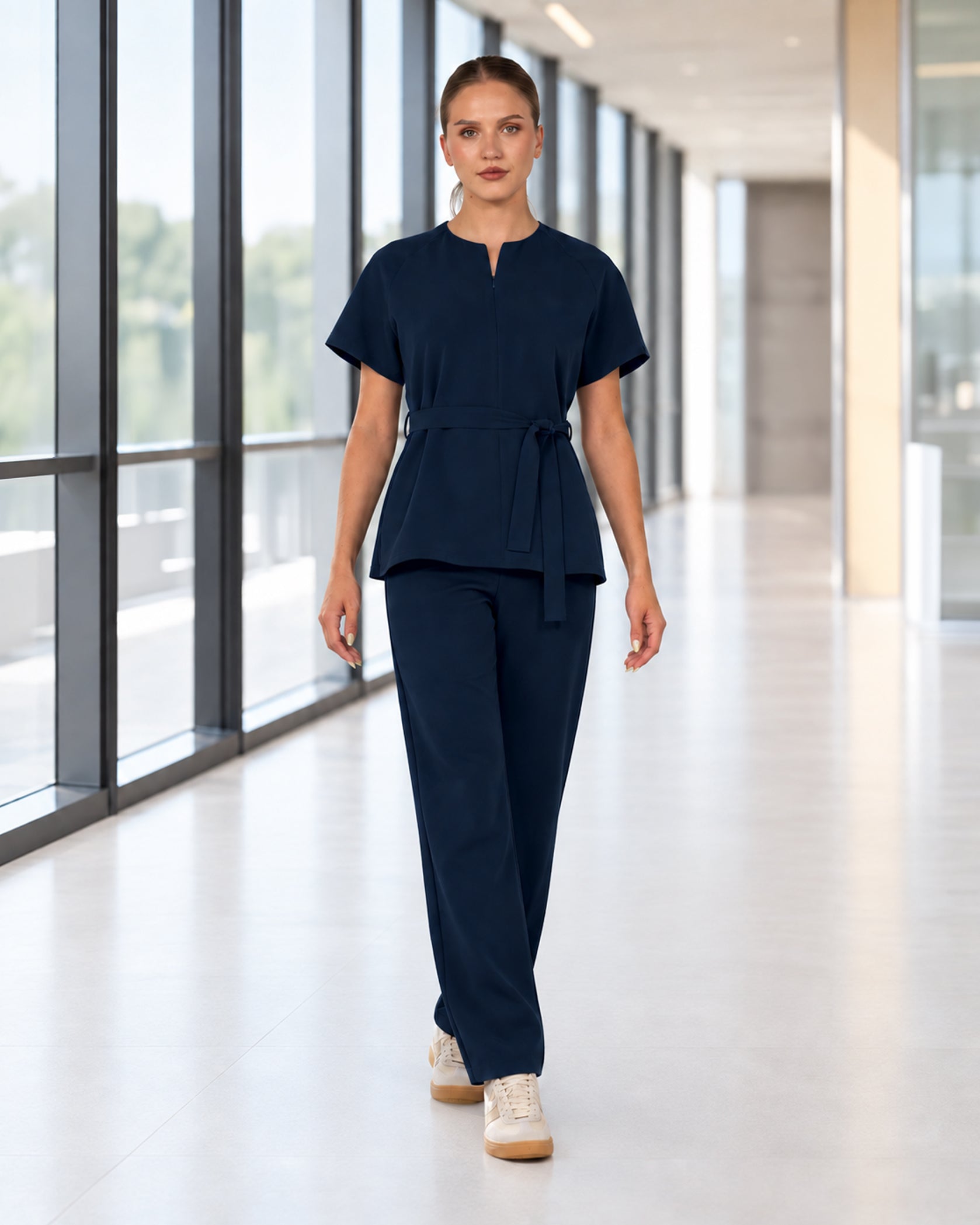 TRINA bluza medicala navy - Detalii close up