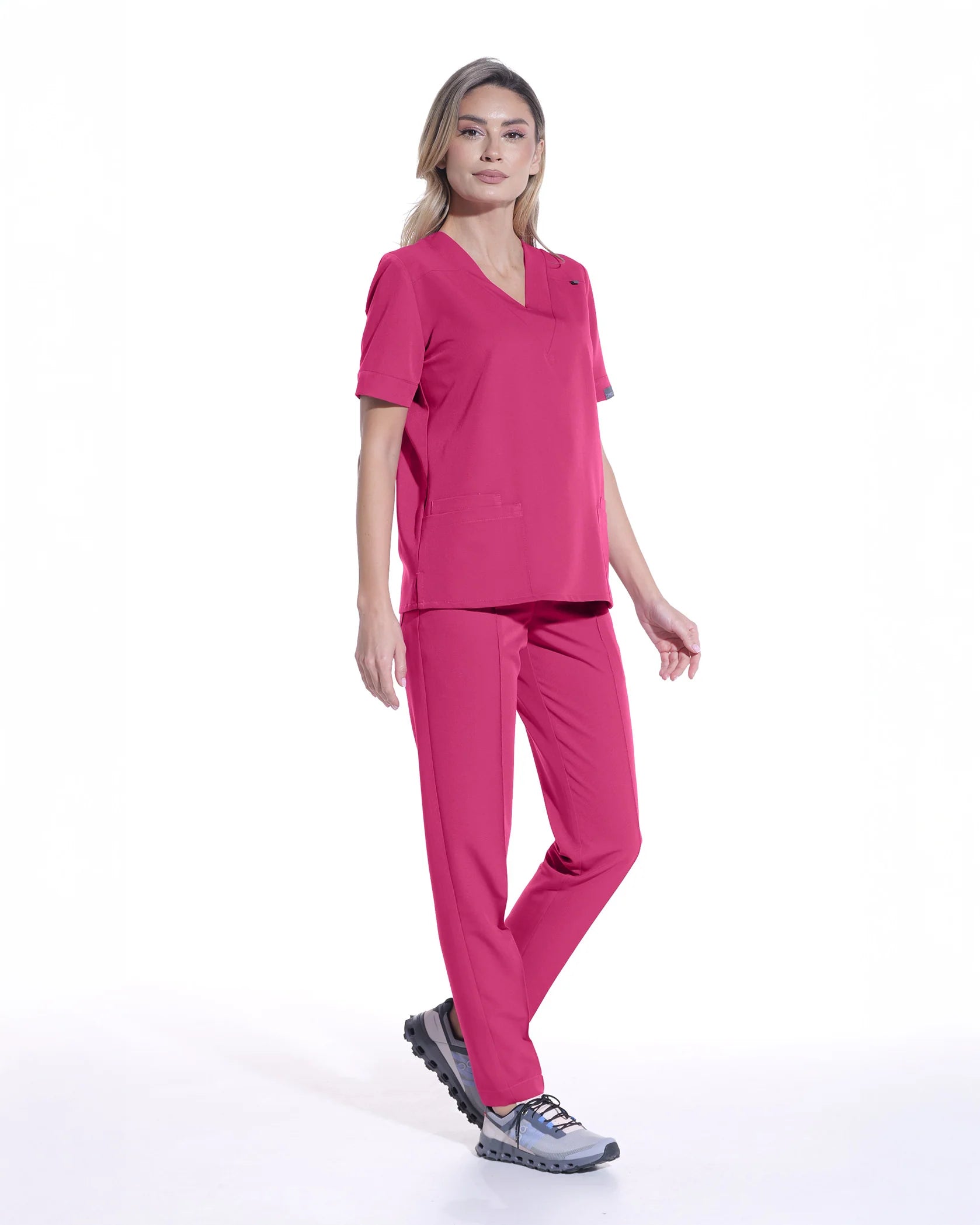 Costum medical CLASIC Magenta - Vedere frontala