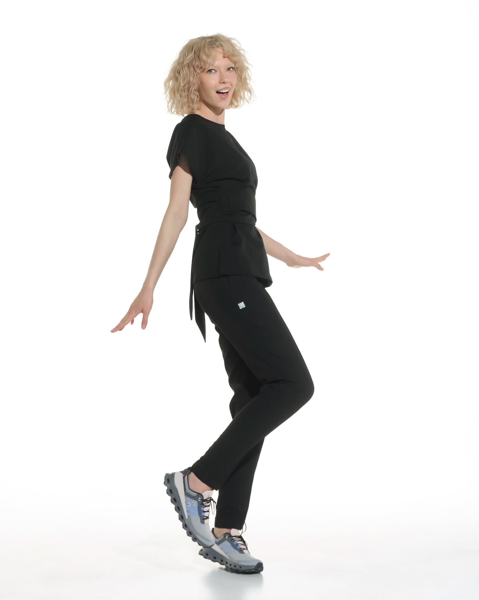 Bluza medicala CELESTE negru - 1zero1.ro