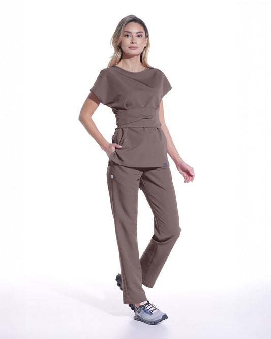 Bluza medicala CELESTE mocha - 1zero1.ro