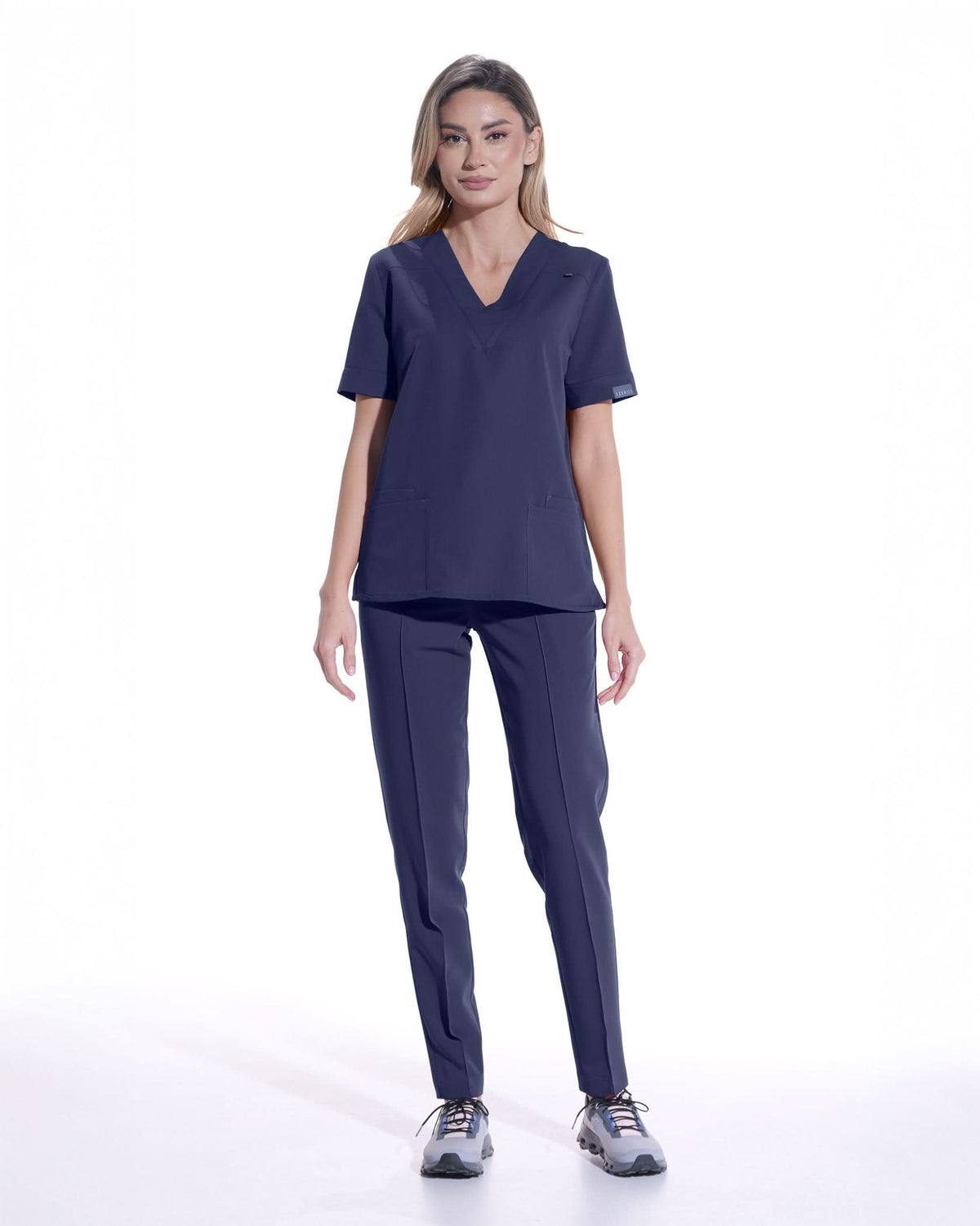 Costum medical clasic dama CLASIC navy - vedere frontala, set complet bluza si pantaloni